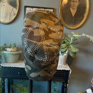 Camouflage Rhinestone Peace Hat